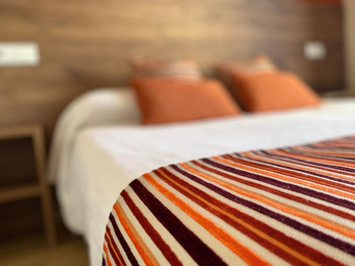 Hotel Le Belvedere Сен-Сиприен Экстерьер фото